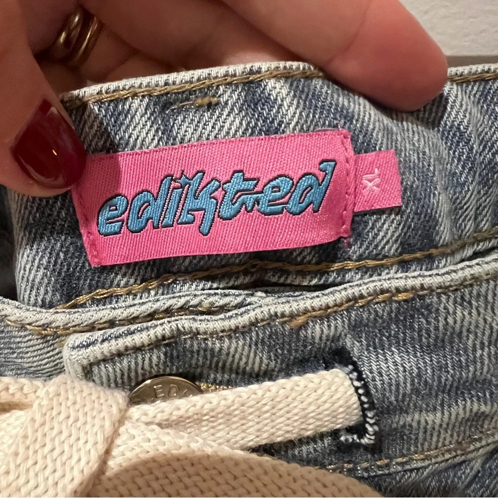 Edikted WYNN LOW RISE OVERSIZED JEANS - Picture 3 of 4